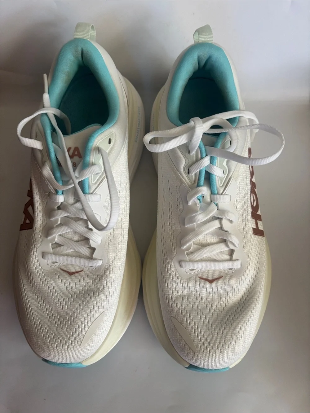 Hoka One One Bondi 8 in Frost Rose Gold  Size 8B